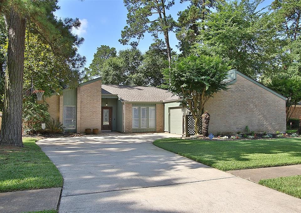 1st image of 14810 Forest Lodge Dr