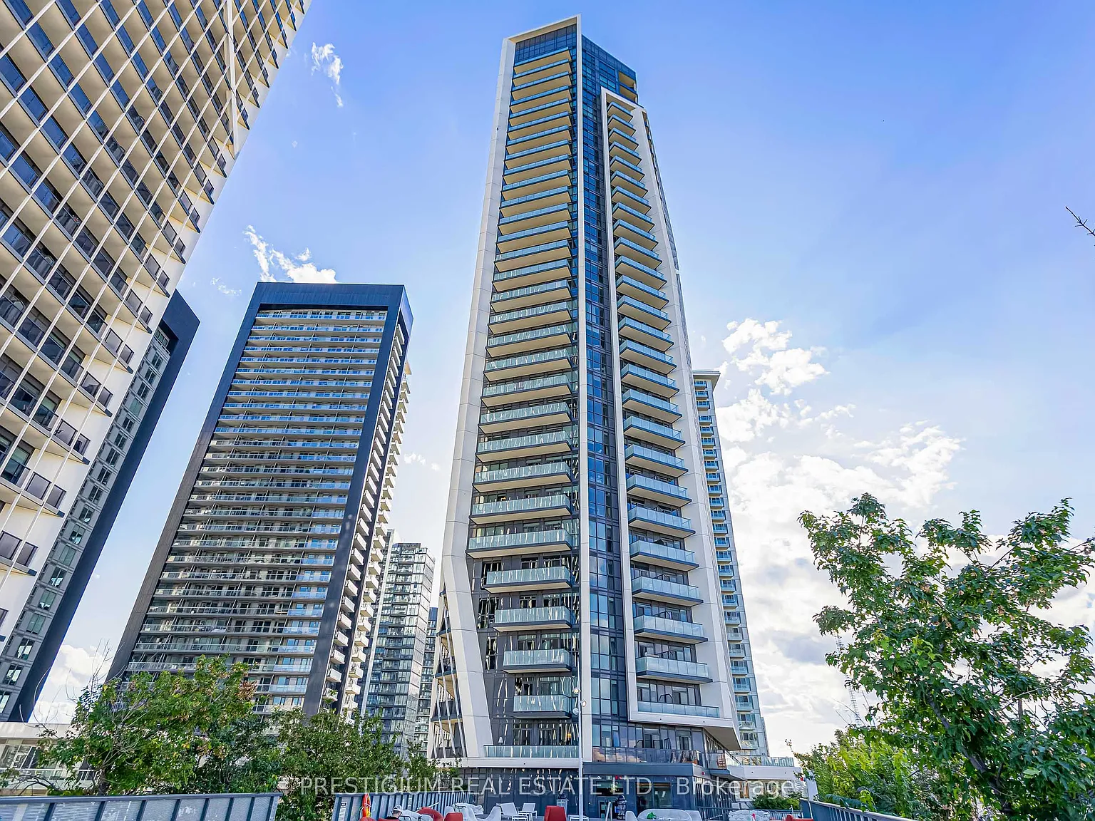 3 bed, $4,395 — Photo 2