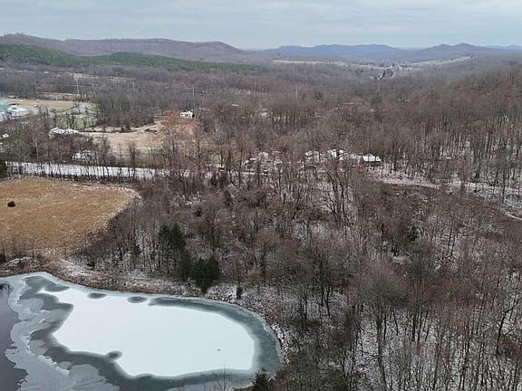 3rd image of 173 Easterday Rd #173