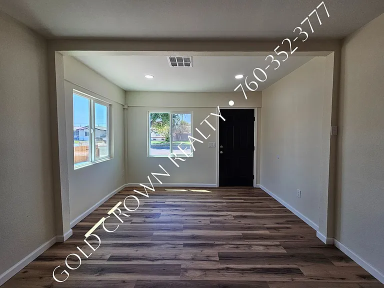 1070 W Euclid Ave — Photo 4