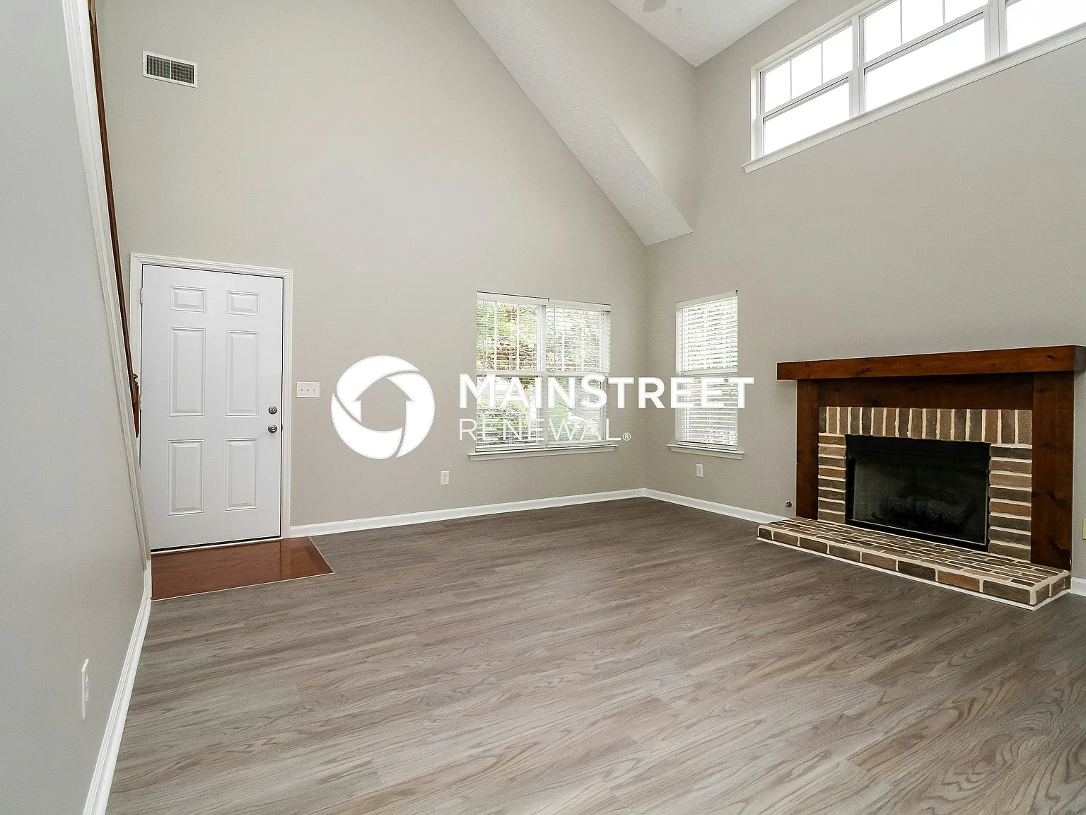 1474 Bern Dr — Photo 2