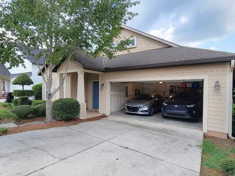 9952 NW 18th Rd — Photo 3