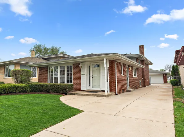 9021 S Francisco Ave, Evergreen Park, IL 60805
