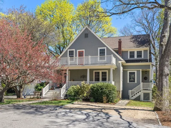 13 Cantwell Rd, Milton, MA 02186