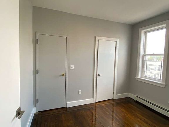 2nd image of 114 Maple St #3L