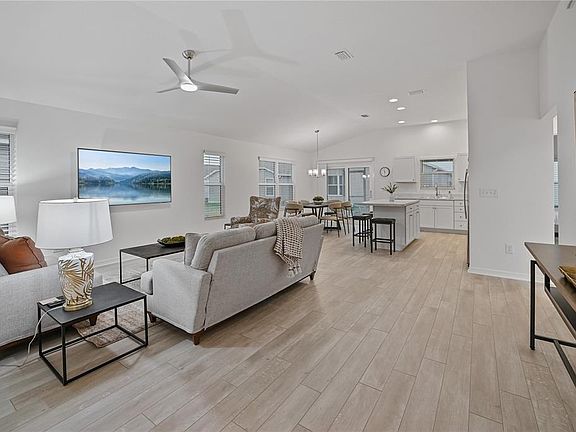 5th image of 7661 Rutherford Ln