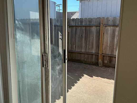 4th image of 701 Mills Ave APT 4