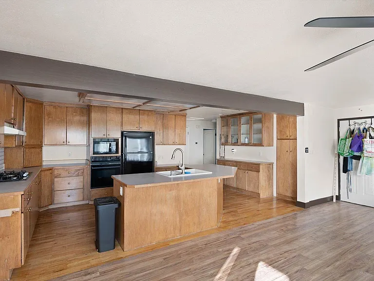 209 S 1100 E — Photo 12