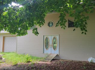 5702 Buell Rd, Vassar, MI 48768