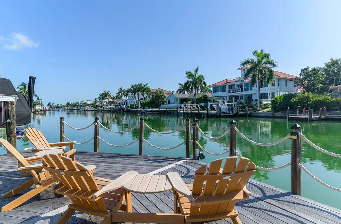 2 bed, 2.5 bath, 1630 sqft, $6,000 — Photo 4