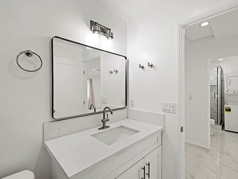 10924 Woodward Ave — Photo 2