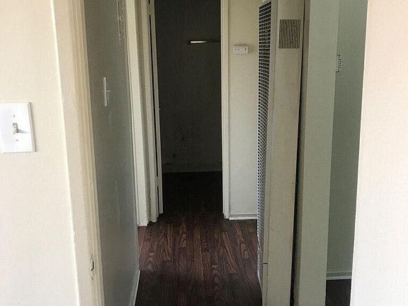 3rd image of 15515 S Vermont Ave APT 4