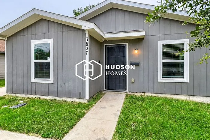 3627 Sidney St — Photo 3