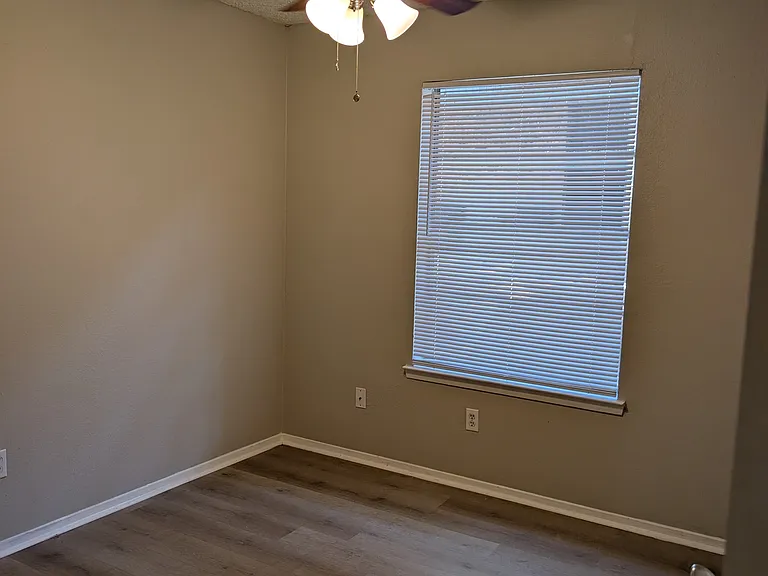 7518 Windhaven Rd — Photo 8