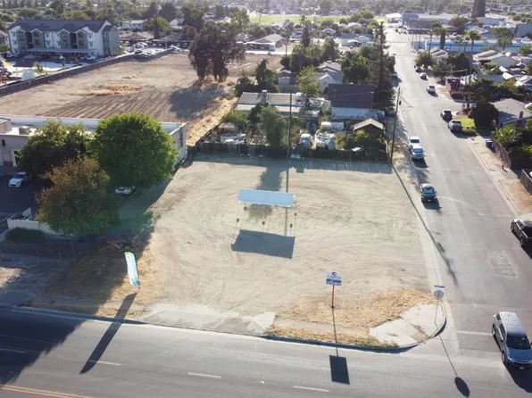 1407 Academy Ave, Sanger, CA 93657
