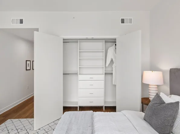 1200 Avenue At Port Imperial image 16 of 28