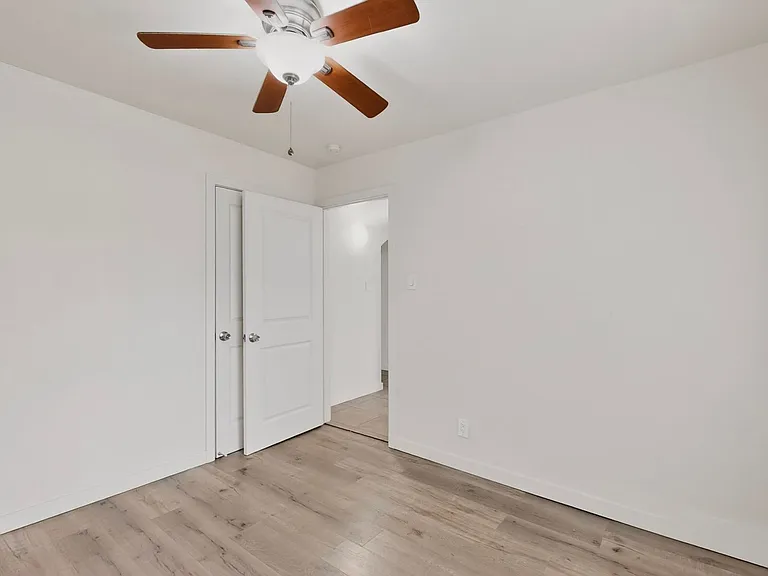 1846 Henry Cir SW — Photo 42