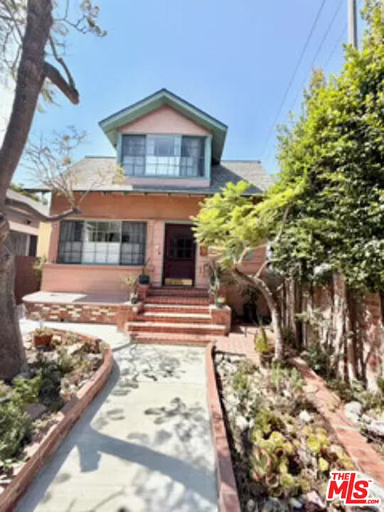 4 bed, 3.0 bath, 1724 sqft, $10,000 — Photo 2