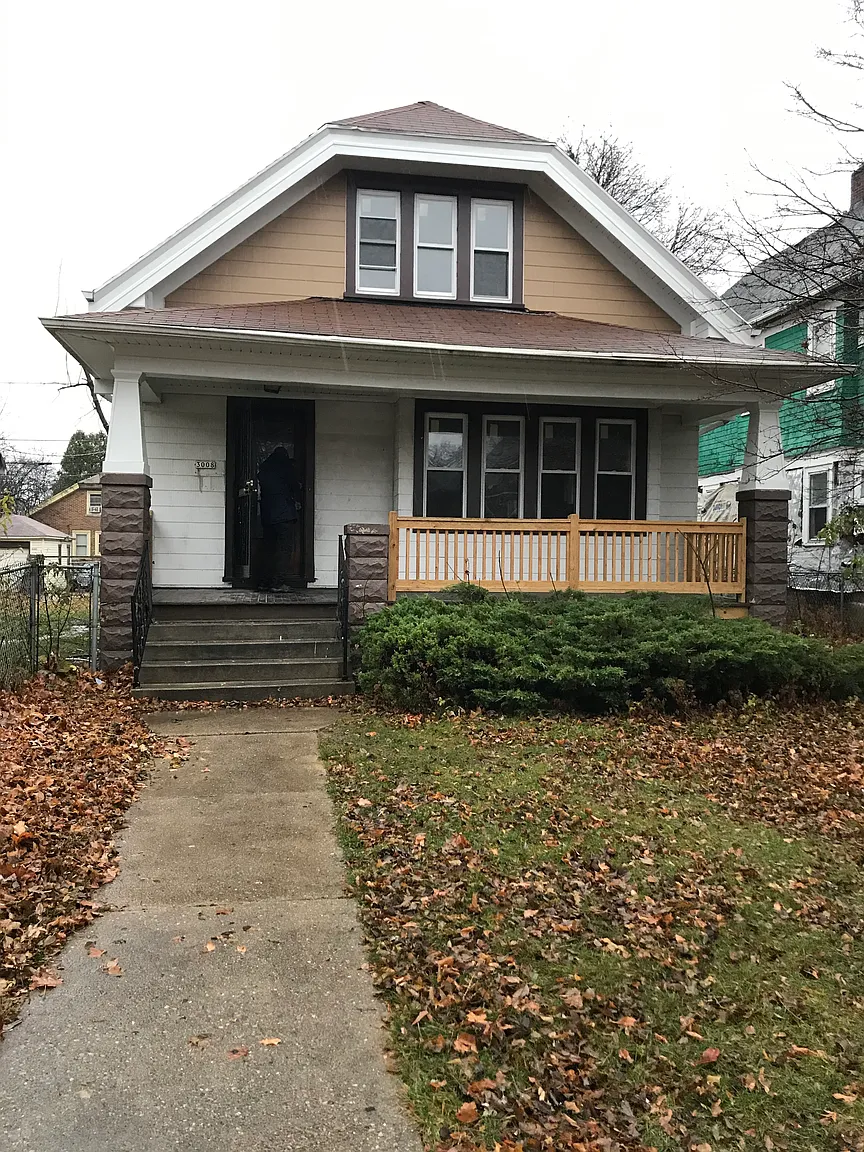 3008 N 39th St photo 1