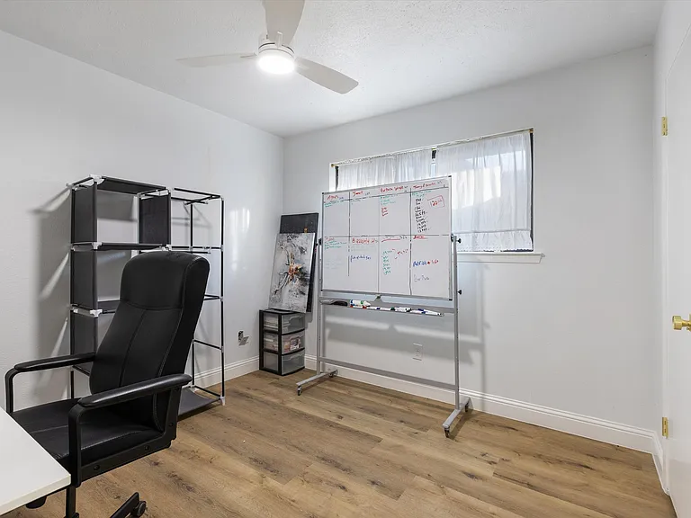 3404 Newkirk Dr — Photo 21