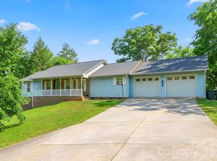 570 Pleasant View Dr, Marion, NC 28752
