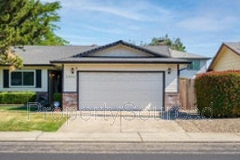 1st image of 3353 Admiral Dr