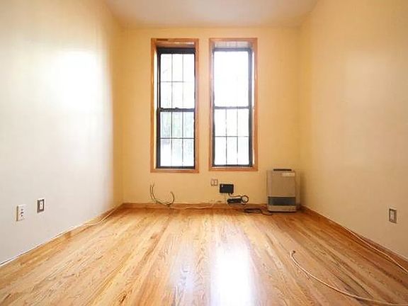 3rd image of 304 Stanhope St #1F