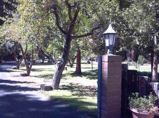 1225 Pine Grove Dr, Mount Shasta, CA 96067
