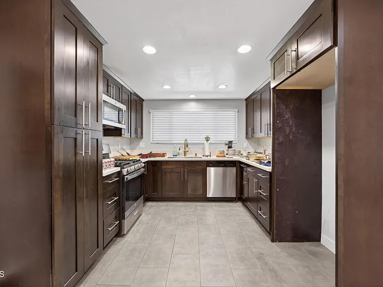 4351 Frost Dr — Photo 10