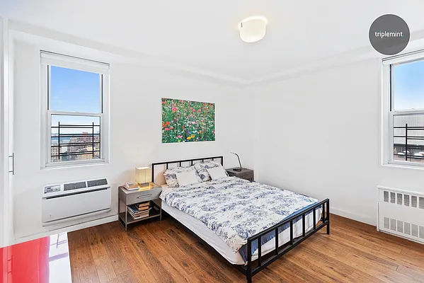 Sold by Triplemint | media 5