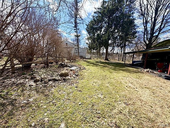 3rd image of 8 Elm Ave