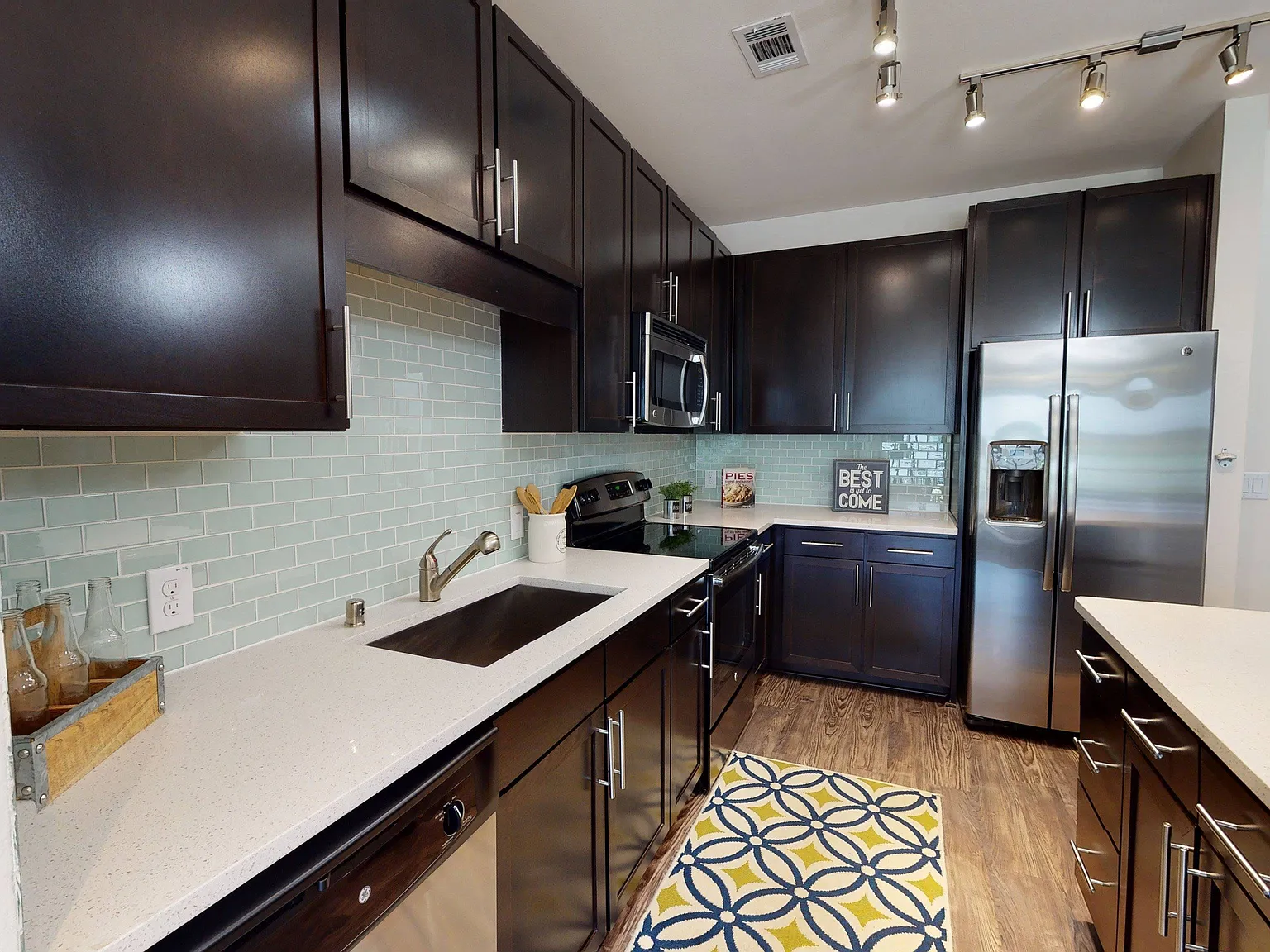 Eleven10 at Farmers Market Apartments — Photo 4