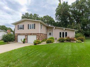 51098 Creekhaven Dr, Elkhart, IN 46514
