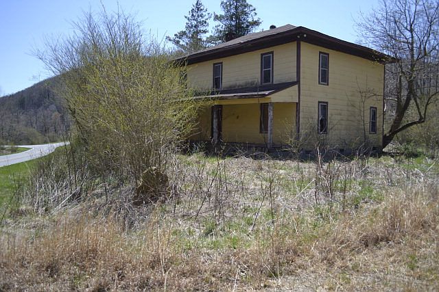 2nd image of 4511 Longbottom Rd