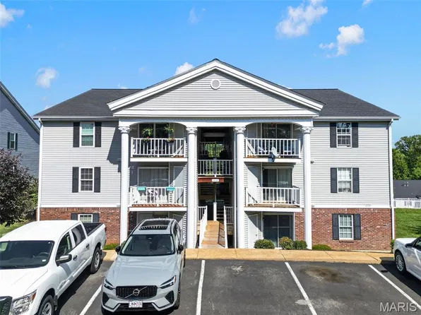 1239 Creve Coeur Crossing Ln APT D, Chesterfield, MO 63017
