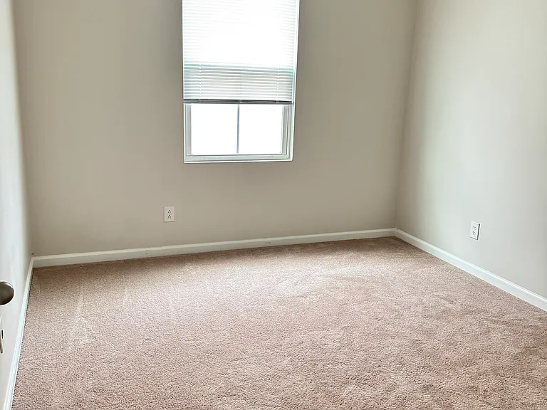 273 Campus Ln — Photo 14
