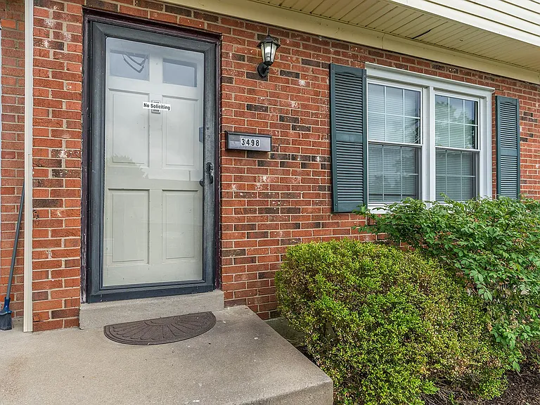 3498 Sutherland Dr — Photo 1