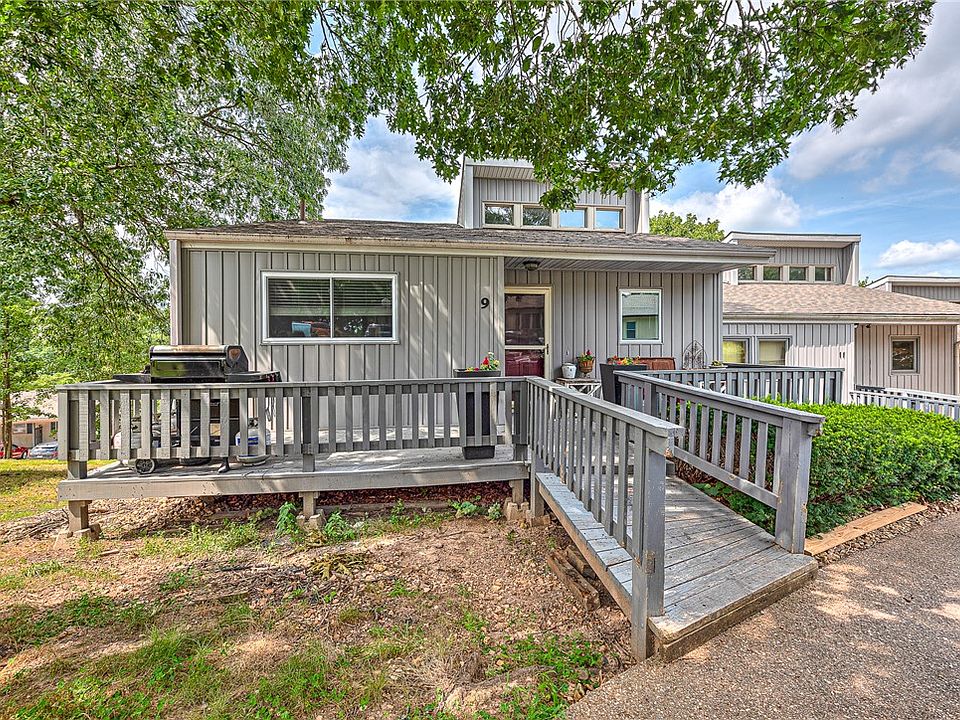 1st image of 9 Connie Ln