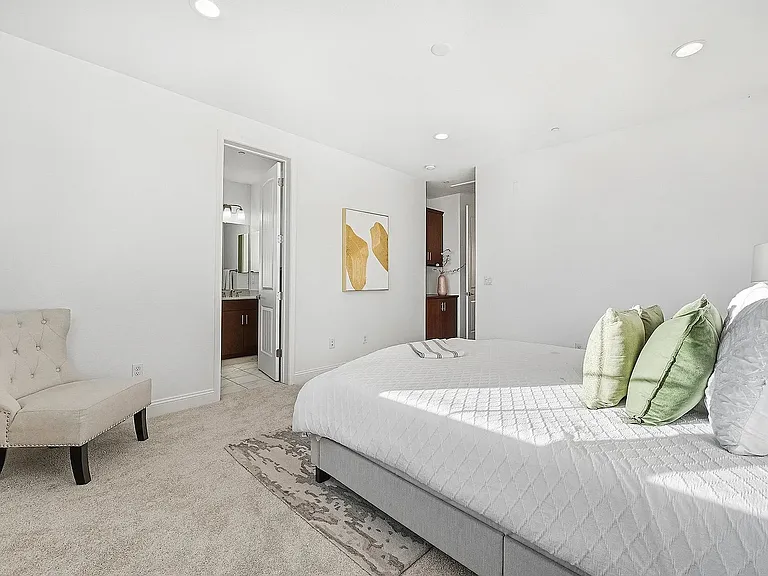 39861 Pelton Ter — Photo 22