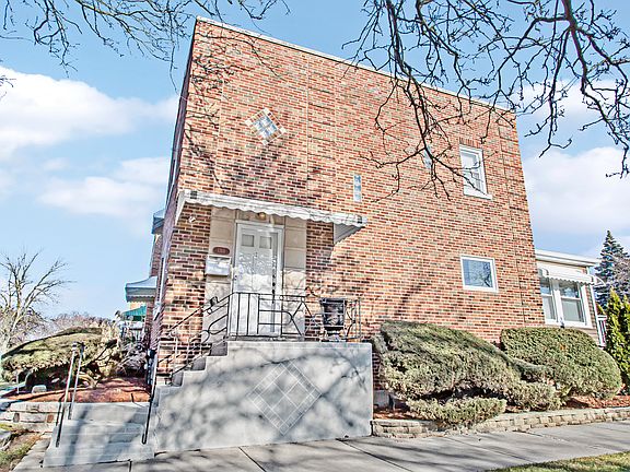 2nd image of 1701 N Oak Park Ave