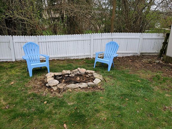 5th image of 9885 Granden St