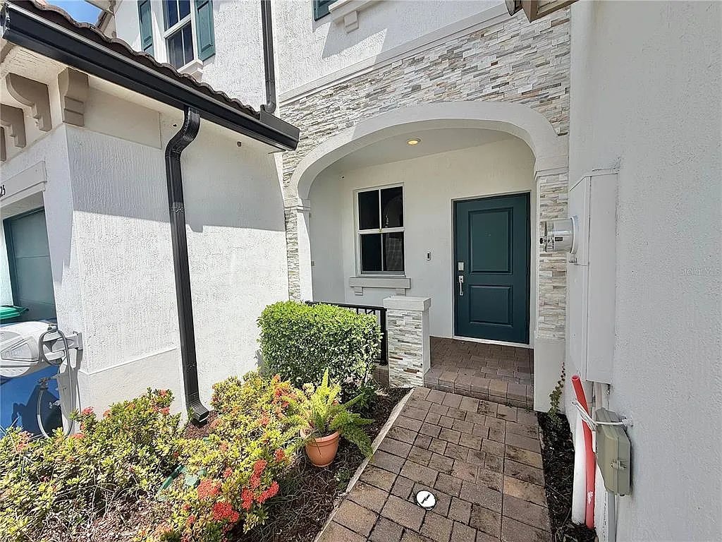 3 bed, 2.5 bath, 1442 sqft, $3,350 — Photo 3