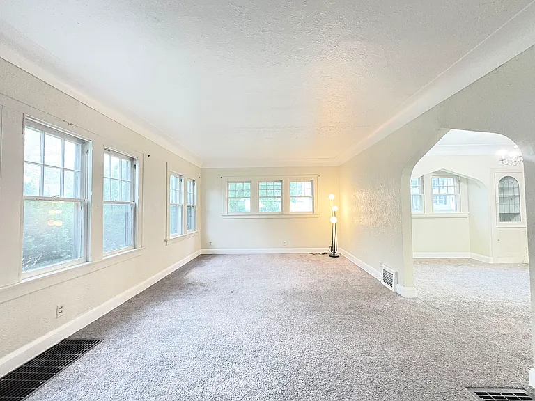 4450 Commonwealth Ave — Photo 12