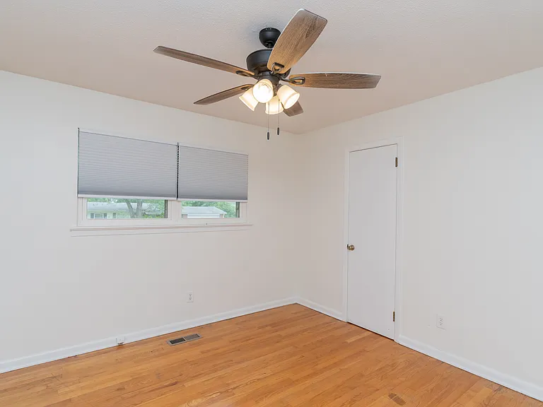 1621 Fernwood Cir — Photo 15