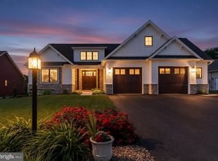 1011 Stonehill Ln, Carlisle, PA 17015