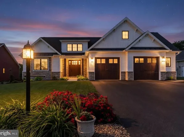 1011 Stonehill Ln, Carlisle, PA 17015