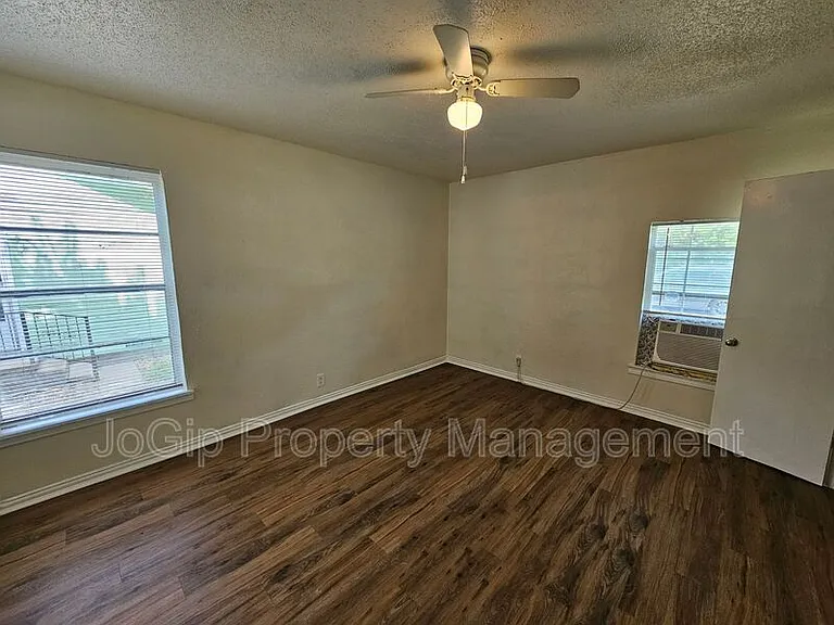 6540 Hollis Ave — Photo 4
