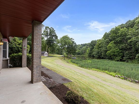 3rd image of 5150-5151 Mamont Dr