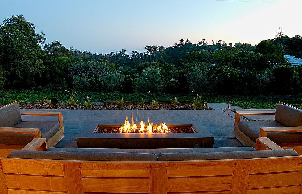 2nd image of 3106 Eucalyptus Hill Rd