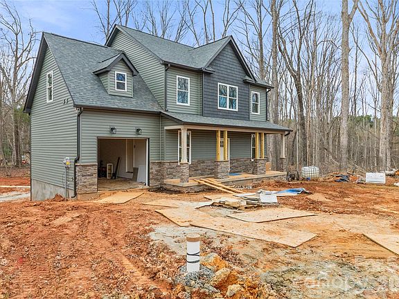 2nd image of 3692 Shannon Loop